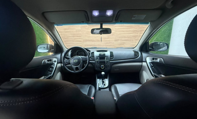 Kia Motors Cerato 1.6 16V Aut. 2011 Gasolina-3