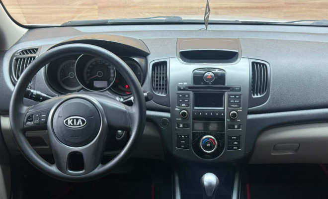 Kia Motors Cerato 1.6 16V Aut. 2011 Gasolina-6