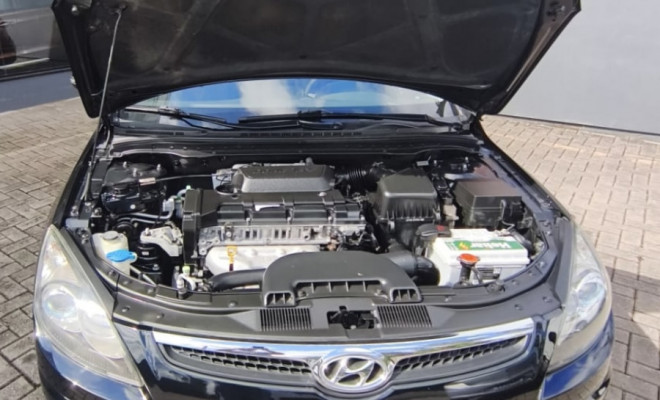 Hyundai i30 2.0 16V 145cv 5p Mec. 2011 Gasolina-8