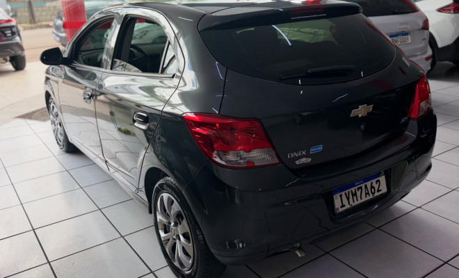 GM - Chevrolet ONIX Joy 1.0 2018-1