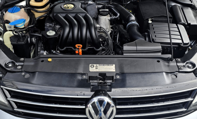 Volkswagen Jetta Comfortline 2.0 Automático 2015 | Teto Solar | Guarujá-8