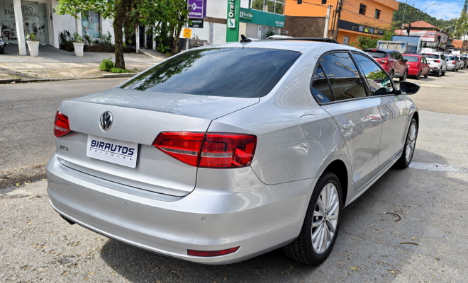 Volkswagen Jetta Comfortline 2.0 Automático 2015 | Teto Solar | Guarujá-4