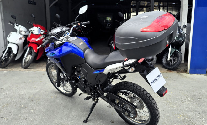 YAMAHA XTZ 250 LANDER CONNECTED 2025 Gasolina-2