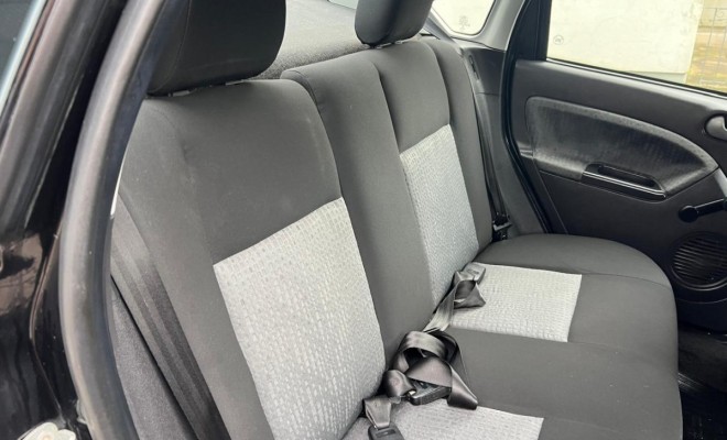 Ford Fiesta Sed. 1.6 8V Flex 4p 2013 Flex-8