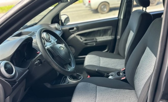 Ford Fiesta Sed. 1.6 8V Flex 4p 2012 Flex-4