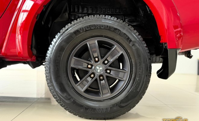 Mitsubishi L200 Triton HPE 3.2 CD TB Int.Diesel Mec 2009 Diesel-10