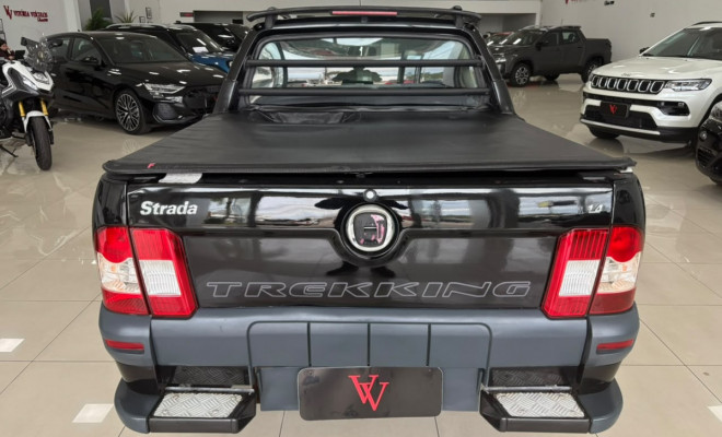 Fiat Strada Trekking 1.4 mpi Fire CE 2012 Flex-4