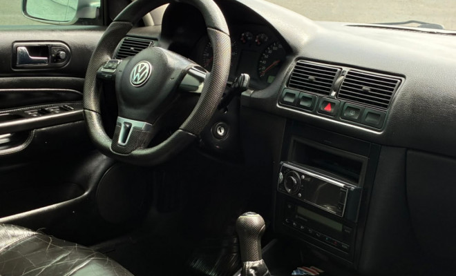 VW - VolksWagen Golf 1.6Mi/ 1.6Mi Gener./Black & Silver 2003 Gasolina-7