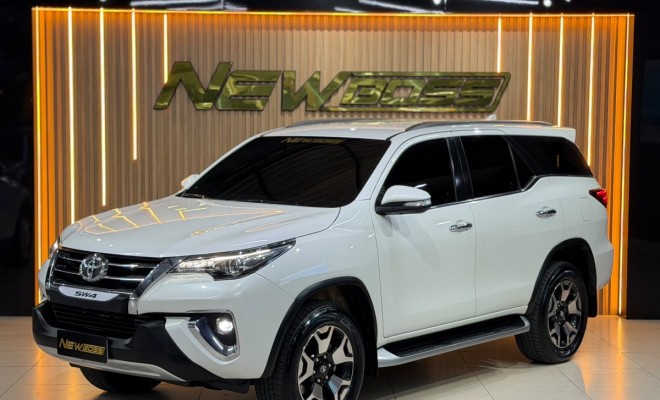 Toyota Hilux SW4 SRX Diamo. 4x4 2.8 TB Die Aut. 2020 Diesel-1