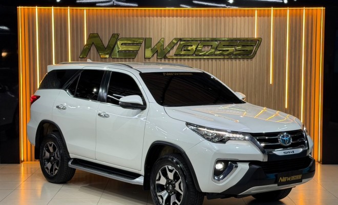 Toyota Hilux SW4 SRX Diamo. 4x4 2.8 TB Die Aut. 2020 Diesel