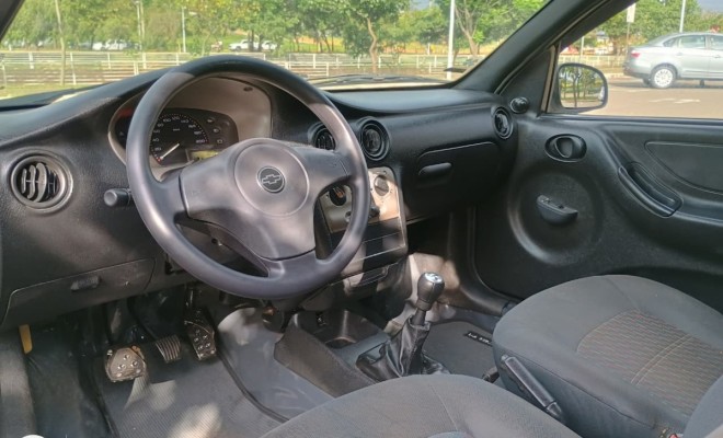 GM - Chevrolet Celta 1.0/Super/N.Piq.1.0 MPFi VHC 8V 3p 2003 Gasolina-4