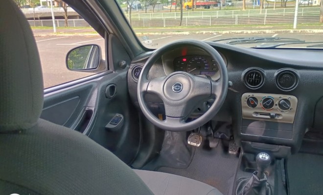 GM - Chevrolet Celta 1.0/Super/N.Piq.1.0 MPFi VHC 8V 3p 2003 Gasolina-7