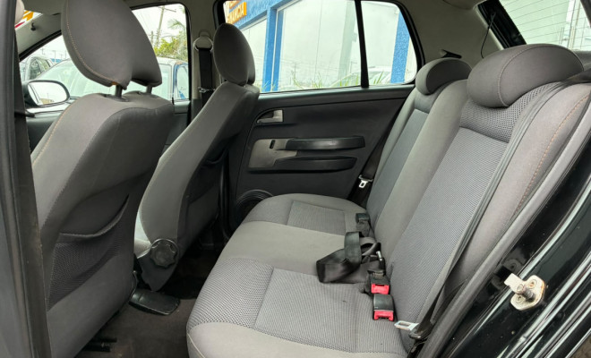VW - VolksWagen Fox City 1.0 Mi/ 1.0Mi Total Flex 8V 5p 2010 Flex-8