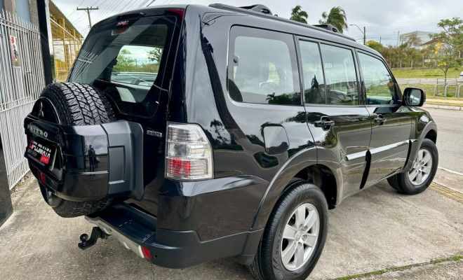 Mitsubishi Pajero GLS 3.8 Full - 2008-2