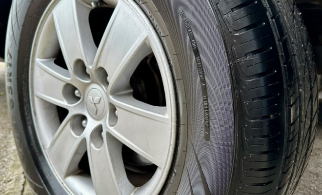 Mitsubishi Pajero GLS 3.8 Full - 2008-6