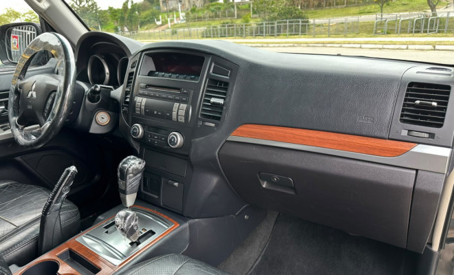 Mitsubishi Pajero GLS 3.8 Full - 2008-12