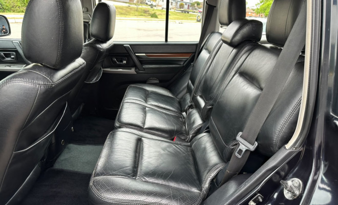 Mitsubishi Pajero GLS 3.8 Full - 2008-10
