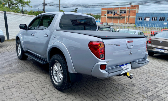 Mitsubishi L200 Triton HPE 3.2 CD TB Aut - 2014 Diesel-2