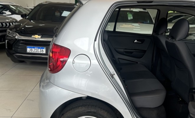 VW - VolksWagen Fox Plus 1.0Mi/ 1.0Mi Total Flex 8V 4p 2010 Flex-5