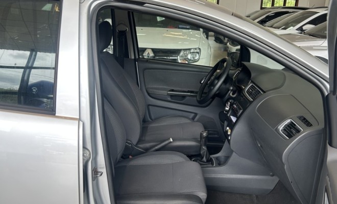 VW - VolksWagen Fox Plus 1.0Mi/ 1.0Mi Total Flex 8V 4p 2010 Flex-6
