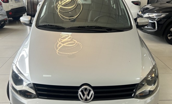 VW - VolksWagen Fox Plus 1.0Mi/ 1.0Mi Total Flex 8V 4p 2010 Flex-2