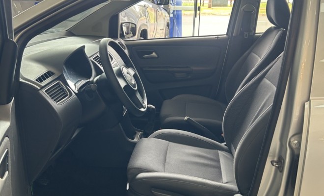 VW - VolksWagen Fox Plus 1.0Mi/ 1.0Mi Total Flex 8V 4p 2010 Flex-11
