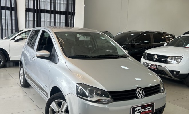 VW - VolksWagen Fox Plus 1.0Mi/ 1.0Mi Total Flex 8V 4p 2010 Flex-4