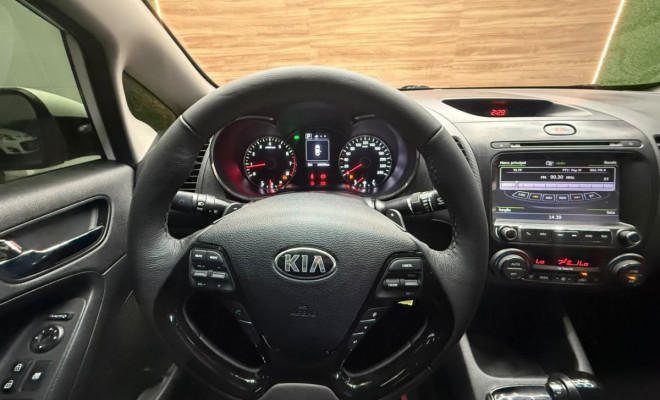 Kia Motors Cerato 1.6 16V  Flex  Aut. 2017-5