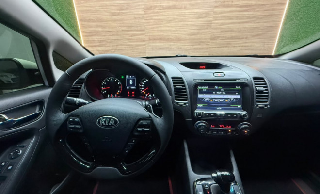 Kia Motors Cerato 1.6 16V  Flex  Aut. 2017-4
