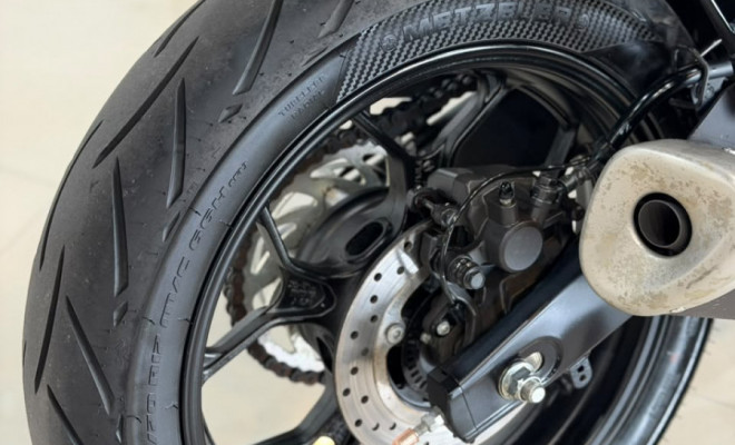 YAMAHA YZF R-3 321/ABS 2024 Gasolina-13