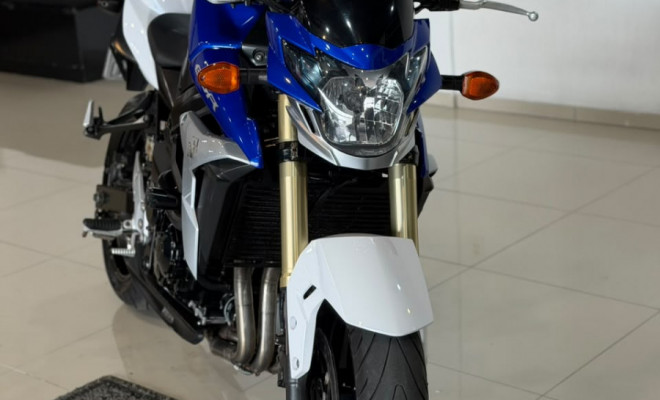 SUZUKI GSR 750 2015 Gasolina-4