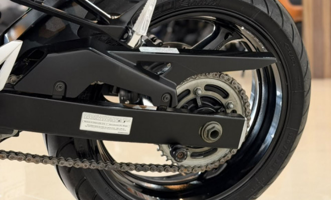 SUZUKI GSR 750 2015 Gasolina-15