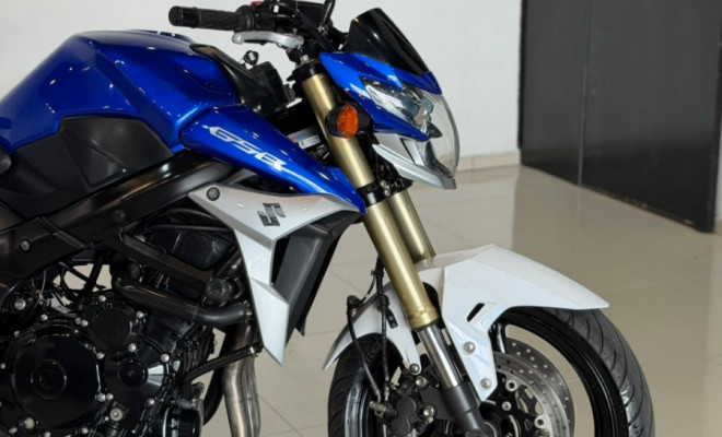 SUZUKI GSR 750 2015 Gasolina-2