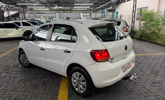 VW - VolksWagen Gol (novo) 1.0 Mi Total Flex 8V 4p 2014 Flex-0