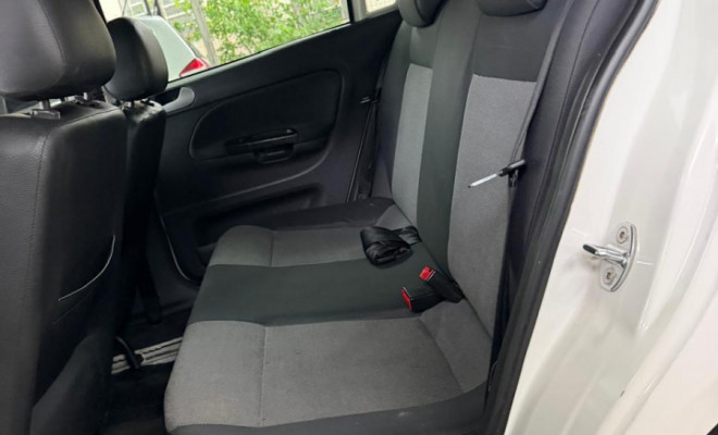 VW - VolksWagen Gol (novo) 1.0 Mi Total Flex 8V 4p 2014 Flex-6