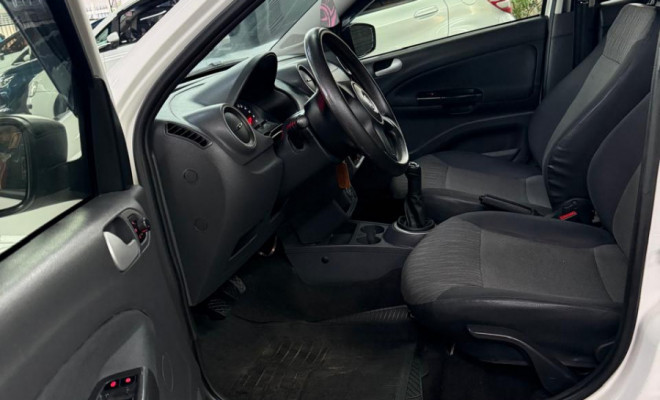 VW - VolksWagen Gol (novo) 1.0 Mi Total Flex 8V 4p 2014 Flex-5