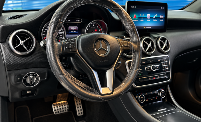 Mercedes-Benz A 200 Turbo 2014 Gasolina-11