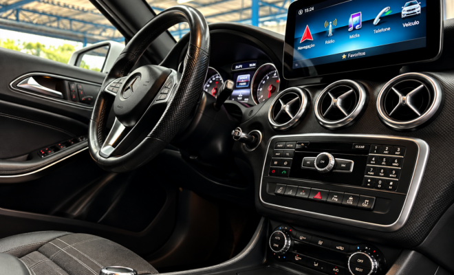 Mercedes-Benz A 200 Turbo 2014 Gasolina-9