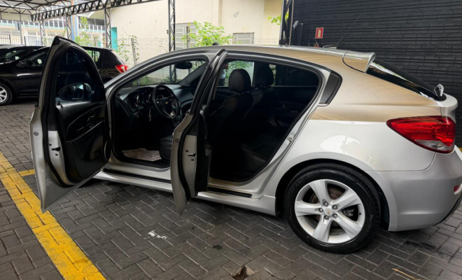 GM - Chevrolet CRUZE HB Sport LTZ 1.8 16V FlexP. 5p Aut 2014 Flex-3