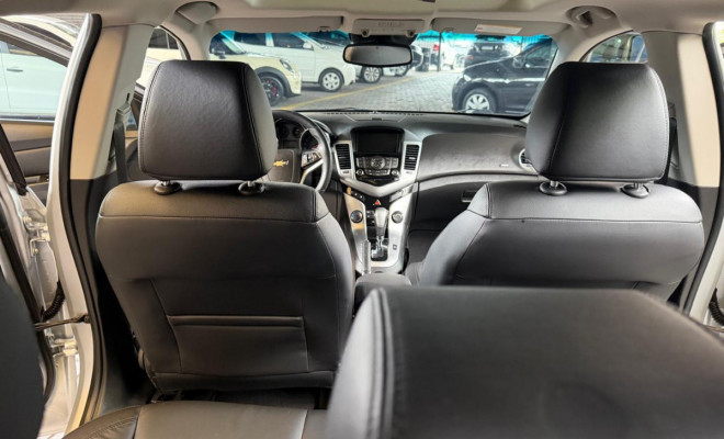 GM - Chevrolet CRUZE HB Sport LTZ 1.8 16V FlexP. 5p Aut 2014 Flex-6