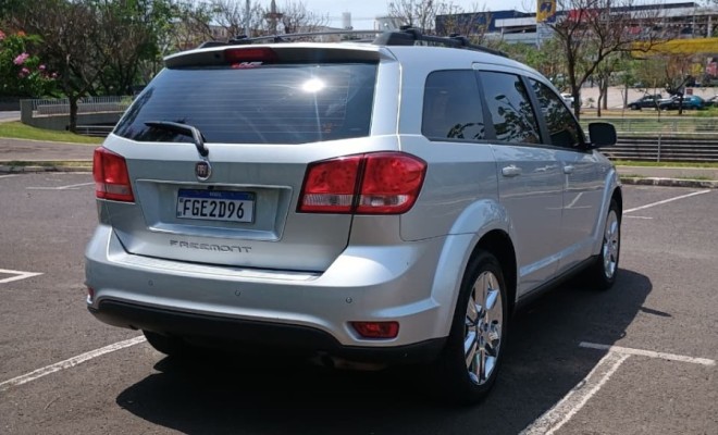 Fiat FREEMONT EMOT./PRECISION 2.4 16V 5p Aut. 2012 Gasolina-2
