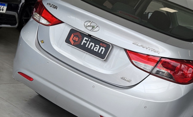 Hyundai Elantra GLS 1.8 16V Aut. 2013 Gasolina-10