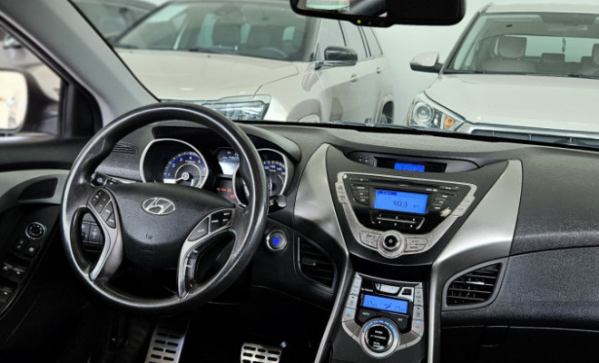 Hyundai Elantra GLS 1.8 16V Aut. 2013 Gasolina-4