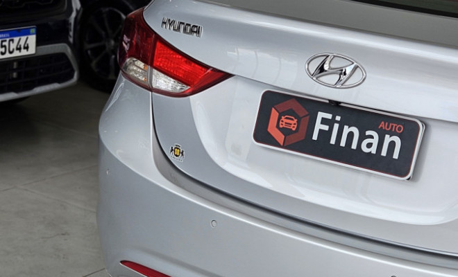 Hyundai Elantra GLS 1.8 16V Aut. 2013 Gasolina-11