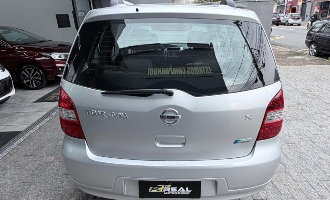 Nissan LIVINA GRAND S 1.8 16V Flex Fuel Mec. 2013 Flex-8