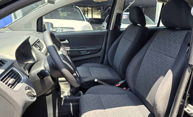 Volkswagen Fox G2 1.6 Flex 2014 — COMPLETO! 🚗🔥-6