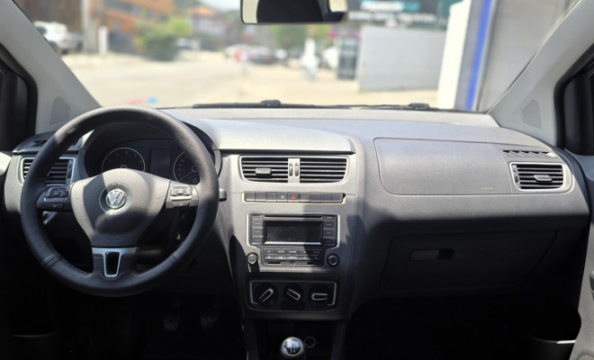 Volkswagen Fox G2 1.6 Flex 2014 — COMPLETO! 🚗🔥-7