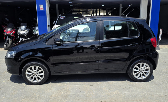 Volkswagen Fox G2 1.6 Flex 2014 — COMPLETO! 🚗🔥-3