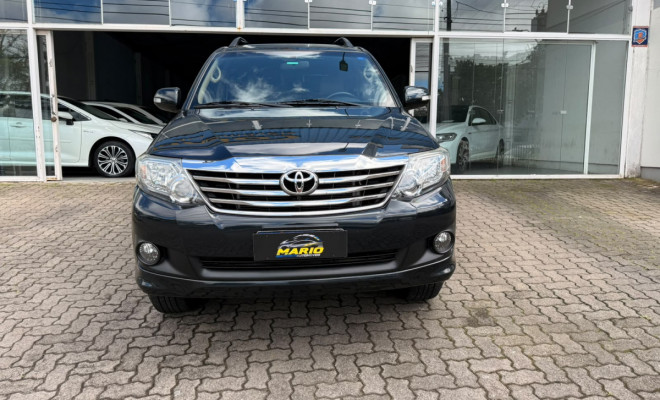 Toyota Hilux SW4 SR 4x2 2.7/ 2.7 Flex 16V Aut. 2015 Flex-6