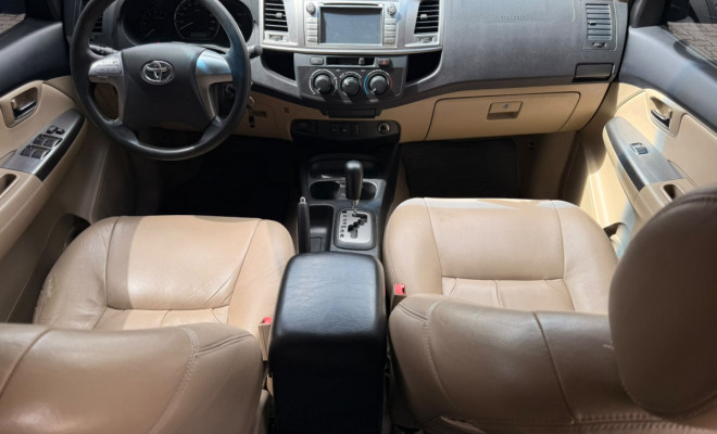Toyota Hilux SW4 SR 4x2 2.7/ 2.7 Flex 16V Aut. 2015 Flex-8